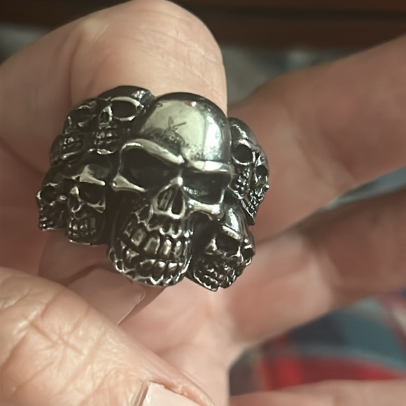 Men's or Ladies Multi Skull Ring Stainless Steel Sz 8 - Picture 5 of 6